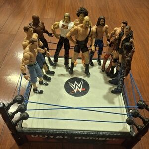 WWE Wrestling Action‎ Figures And Wrestling Ring